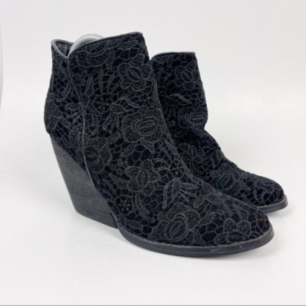Very Volatile Black Crochet Lace Chunky Block Heel Ankle Boots Women's Size 8.5